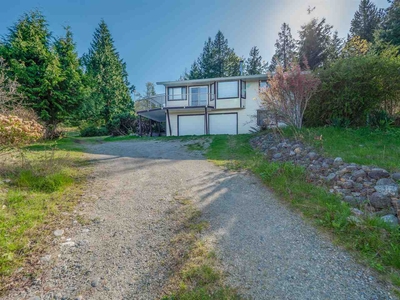 6377 N GALE AVENUE Sechelt