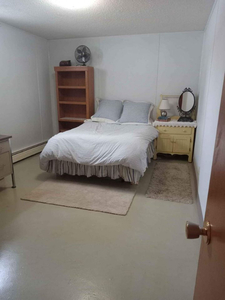 Furnished South Red Deer Room And Board (Meals Included)