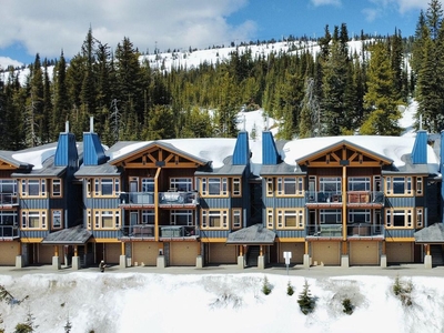 3 bedroom luxury Townhouse for sale in Big White Ski, Canada