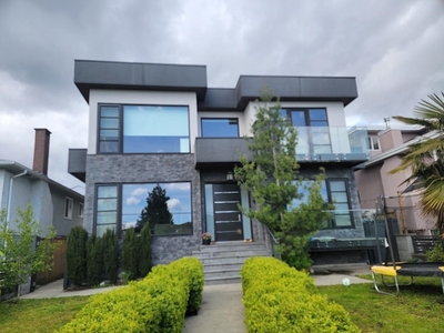 5507 PORTLAND STREET Burnaby