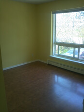 5 MINUTES TO CONESTOGA COLLEGE-STUDENT ROOMS FOR RENT