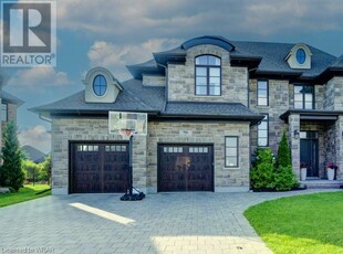 916 Fall Harvest Court Kitchener, ON N2P 2T3