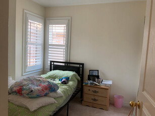 Room for Rent in Scarborough for Female Student!