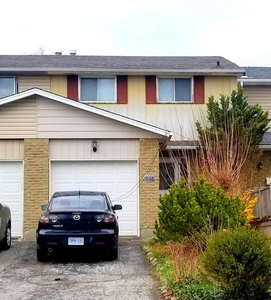 $2900 - FULL HOUSE AVAILABLE IN KITCHENER