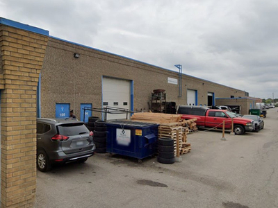 BRAMPTON MECHANIC UNIT FOR SALE/LEASE WITH CITY & MTO LICENSING