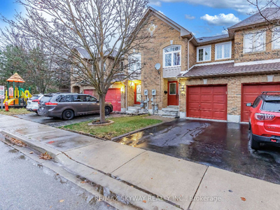 3 Bed | 3 Bath FREEHOLD Townhouse in Brampton's Bram West