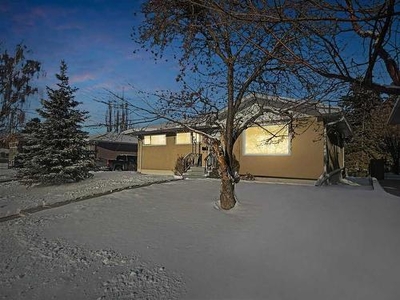 House For Sale In Fairview, Calgary, Alberta