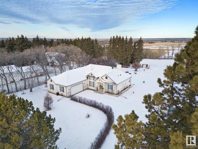 House For Sale In Kinglet Gardens, Edmonton, Alberta