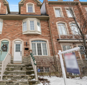 Luxurious Freehold Townhouse in North York for sale with 3 Beds.