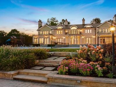 Luxury House for sale in Oakville, Canada