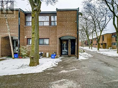 Townhouse For Sale In Jane-Finch, Toronto, Ontario