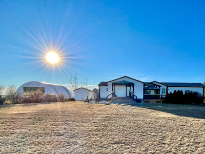 10 acre acreage close to Diefenbaker Lake. 5 bedrooms