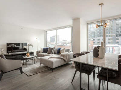 2 Bedroom Apartment in Heart of Downtown Montreal