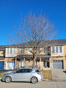 2-Storey Freehold Townhome 3 Beds / 4 Baths