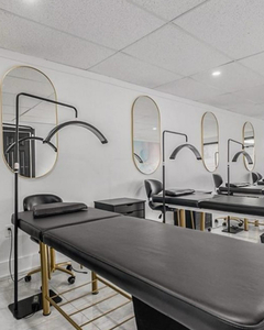 Aesthetic bed or room rental in beauty salon