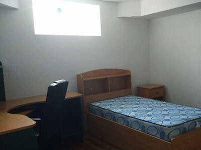 bedroom available in Kitchener near Conestoga College