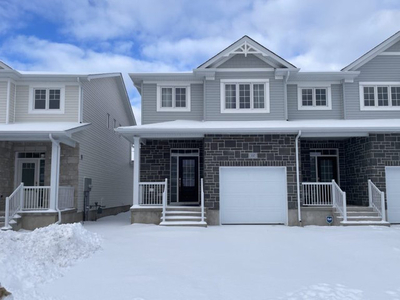 Brand new 3 bed end-unit town-home- 337 Buckthorn Dr