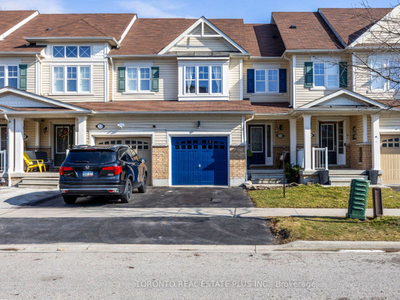 ⭐BRIGHT AND SPACIOUS 3 BDRM FREEHOLD TOWNHOME IN WHITBY!