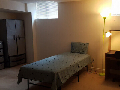 Clean, Spacious Rooms ...minutes from Brock University!