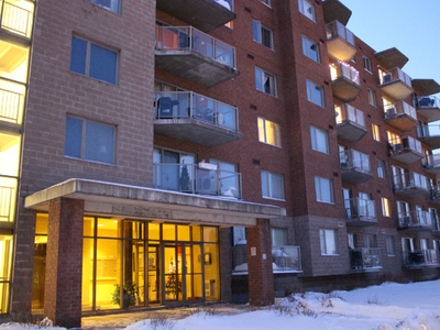 Dorval South First Floor Condo - Available APRIL 1ST 2024