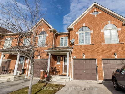 Exclusive 3 Bdrm Townhome! Meadowvale Living at its Finest!