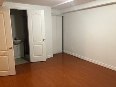 For rent - Private Room with attached bath Steeles / Birchmount