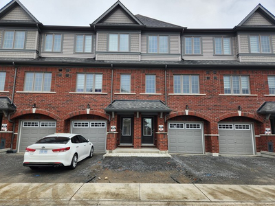Four bedroom townhouse for rent in North Oshawa