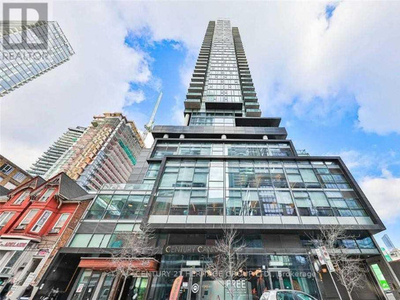 Gorgeous Luxury Living Bachelor Condo Unit In Downtown