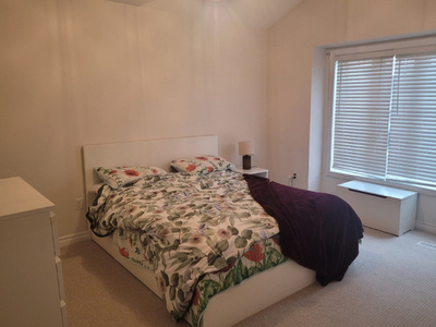 One room for rent in Milton utilities included for female only