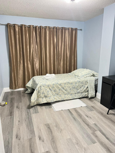 Rent bedroom at Mississauga for a female