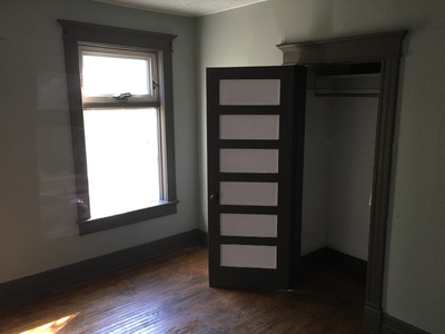 Room for rent in west Broadway! Utilities included!