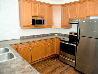 Welcome to a Charming 1 Bedroom, 1 Bathroom Downtown Residence!