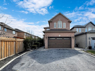 5 Bedroom 5 Bathroom House - Bathurst St / Bloomington Rd