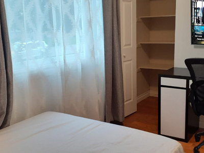 7min WALK TO ALGONQUIN - FURNISHED -PRIVATE or SHARED GIRL ROOMS