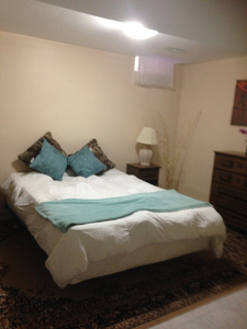 FURNISHED BSMT BEDROOM CLOSE SQ1 MALL (MALES ONLY) APRIL 1st
