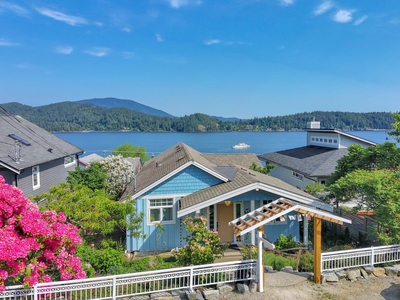 616 SEAVIEW ROAD Gibsons