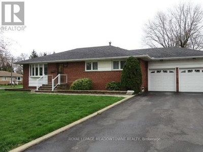 House For Sale In Streetsville, Mississauga, Ontario