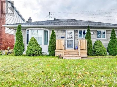 House For Sale In Whitehaven - Queensway Terrace North, Ottawa, Ontario