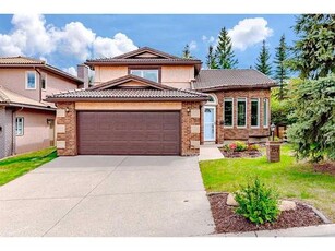 House For Sale In Signal Hill, Calgary, Alberta