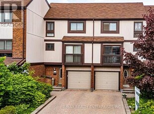 Townhouse For Sale In Clarkson Village, Mississauga, Ontario