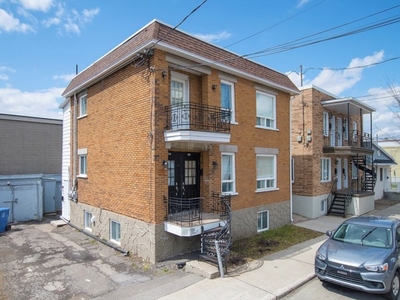 Triplex for sale (Quebec North Shore)