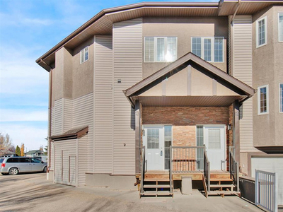 3 Bed 3.5 Bath Townhouse NW Edmonton Elsinore For Rent