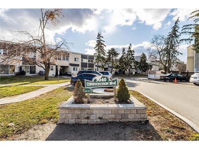 House For Sale In Applewood, Mississauga, Ontario