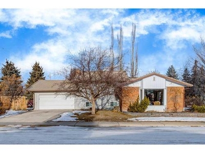 House For Sale In Glenbrook, Calgary, Alberta