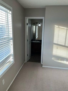 3 Bedroom Apartment Unit Edmonton AB For Rent At 2359