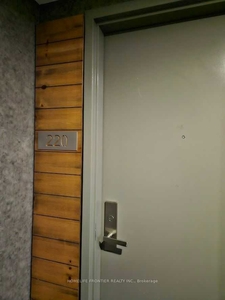 Condo/Apartment for sale, 220 - 5 St Joseph St, in Toronto, Canada