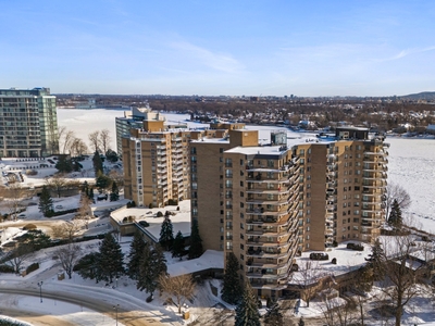 Condo/Apartment for sale, 4500 Prom. Paton, Chomedey, QC H7W4Y6, CA , in Laval, Canada