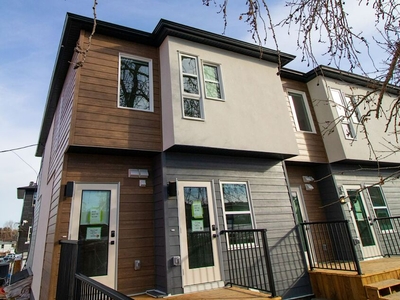 Calgary Pet Friendly Townhouse For Rent | Bowness | Brand New Bow 34 Townhomes