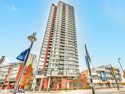 1 bed & LARGE den with False Creek view in DT Vancouver for sale