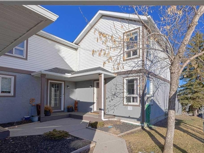 1701 Signal Hill Green Sw, Calgary, Residential